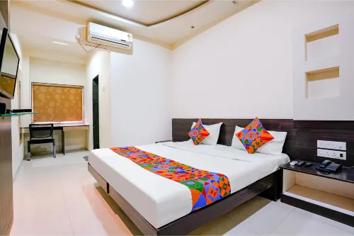 FabHotel Regent Inn - Nr SkyWalk Bridge Hotels in Chinchwad