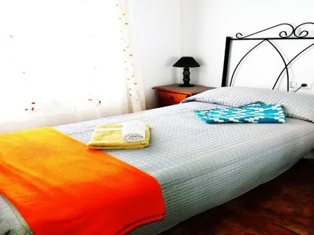 Villa El Suspiro Frigiliana Nerja with Spectacular Panoramic Sea Views Отели рядом с достопримечательностью «Mirador Barranco del Rio Higueron»