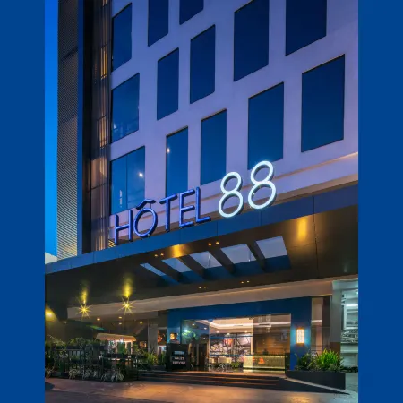 Hotel 88 Embong Malang Tunjungan by WH