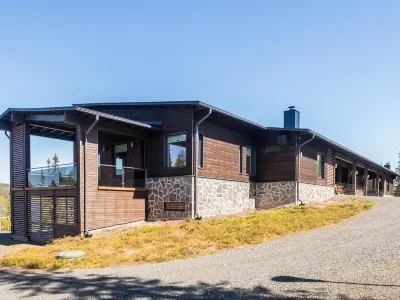 Holy Lake Chalet b Hotels near Angry Birds Activity Park