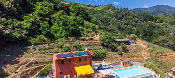 Red House Hotels in Pescia