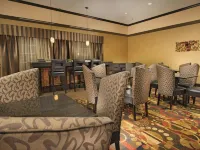 La Quinta Inn & Suites by Wyndham Denton - University Drive - Morgenmad