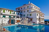 Hotel Ariston Montecarlo - Pools