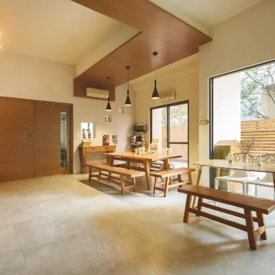 Rainbow Field House Hotels near Jiji Train Station