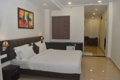 Hotel Centrum Hotels near PALIWAL MART