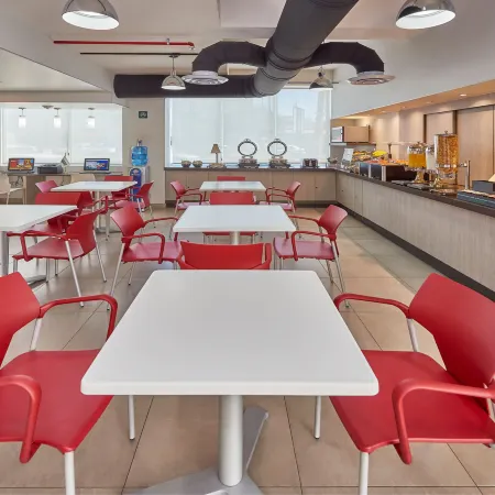 City Express Junior by Marriott Toluca Zona Industrial