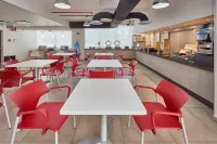 City Express Junior by Marriott Toluca Zona Industrial - 朝食