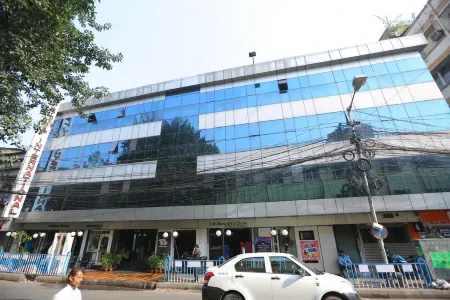 Hotel VIP International Отели рядом с достопримечательностью «Индиан Музеум»