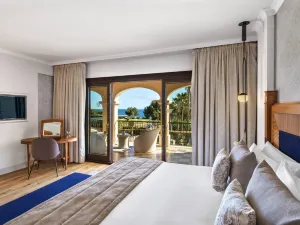 The St. Regis Mardavall Mallorca Resort