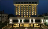 Vivanta Vijayawada, MG Road Hotels near Trishaktipheetam