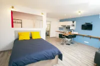 Appart Hôtel Albi فنادق في Lamillarie