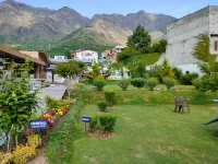 Kashmir Mahal Resorts by Dal Lake