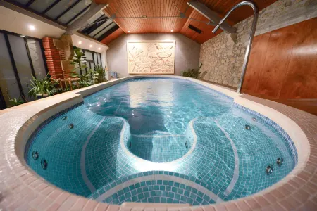 Chateau du Boisniard Отели в г. Сен-Лоран-Сюр-Севр