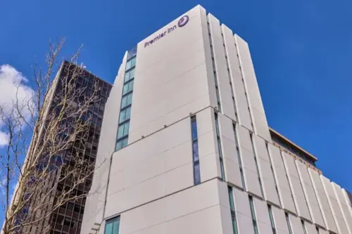 Premier Inn Birmingham City Centre (Exchange Square) - ที่มีที่จอดรถ