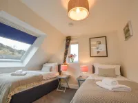 Blackmount House