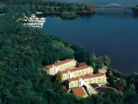 Seminaris SeeHotel Potsdam Hotel dekat Sanssouci Park