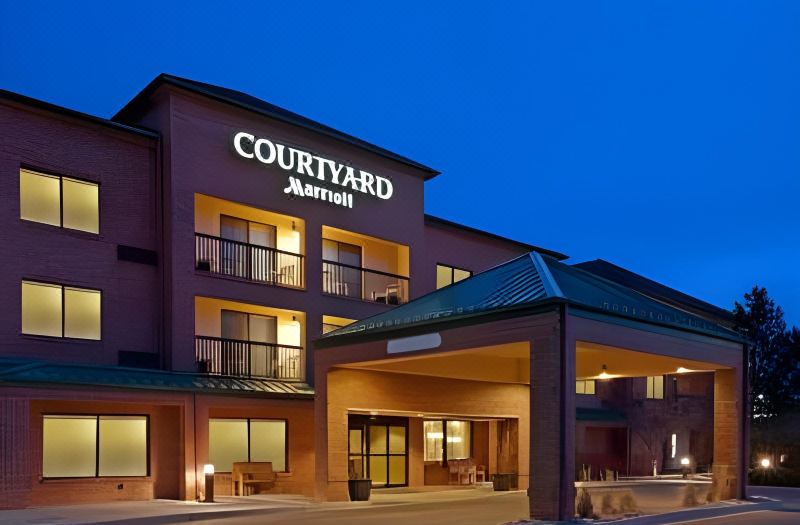 Courtyard Boulder Broomfield