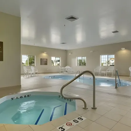Microtel Inn & Suites by Wyndham Dickinson