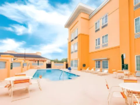 La Quinta Inn & Suites by Wyndham Cotulla