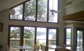 Hawk's Nest Lodge