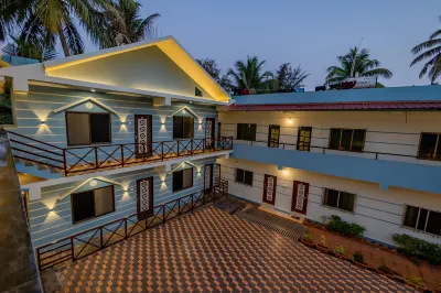Sai Sagar Beach Niwas Hotels near Talashil Beach