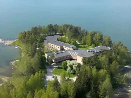 Hotel Hanasaari Отели в г. Хельсинки