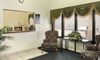 Super 8 by Wyndham Eureka/Six Flags Nearby