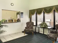 Super 8 by Wyndham Eureka/Six Flags Nearby - 2-Star