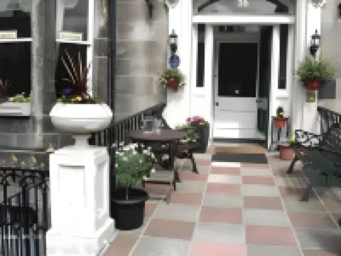 Alexander Guest House