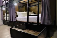 Sleep Here Hostel, Melaka  호텔