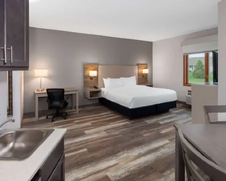 Links BOS Landen Hotel & Spa of Pella, Trademark by Wyndham Hotels in Pella