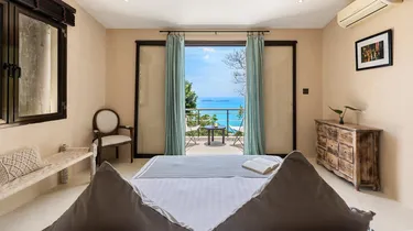 รูปภาพของBreathtaking Koh Koon - Provence Meets the East Sleeps 14 Adults +8 Kids