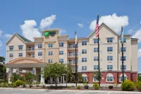 Holiday Inn Express & Suites Lakeland North - I-4 Hotels near Gibsonia Flowers
