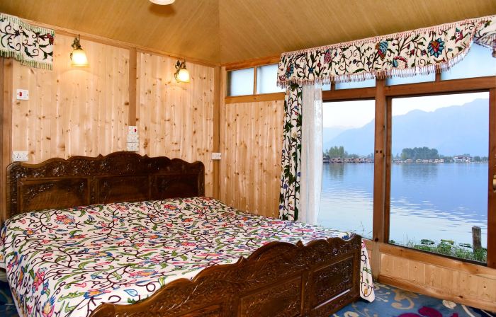 White House Group of Houseboats