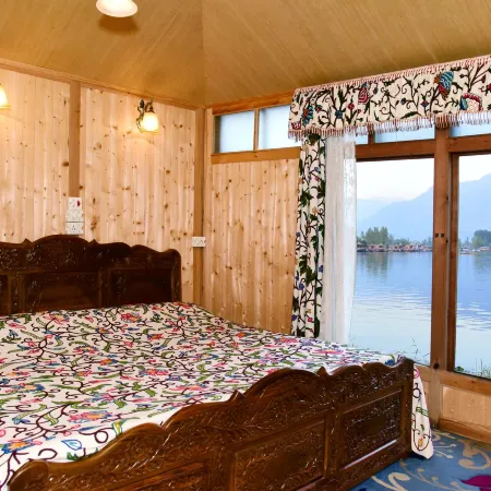 White House Group of Houseboats