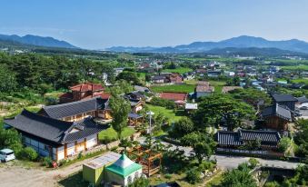 Gyeongju Hanok Dongodang Pension