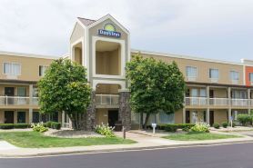 Howard Johnson by Wyndham San Pedro