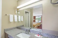 Days Inn by Wyndham Hurricane Mills Hotels in Humphreys County