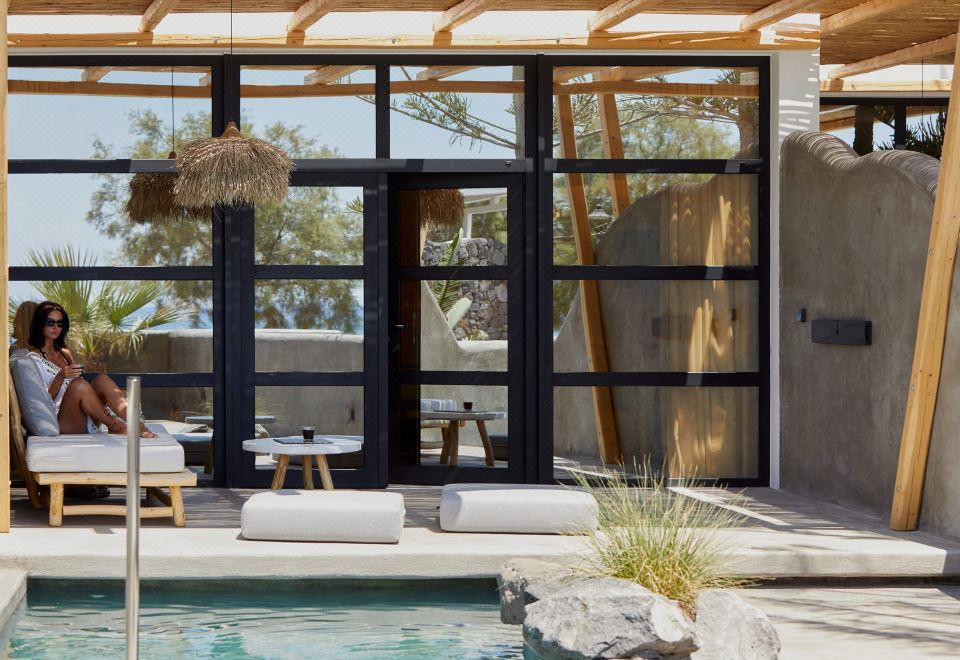 The Oscar Suite Hotel Over view