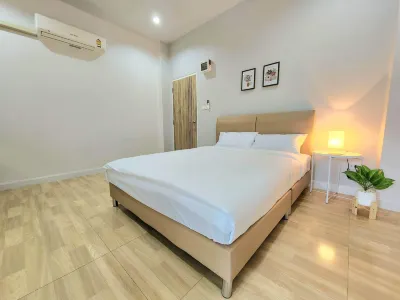 Chuanchom Hotel Hotels near Mahasarakham Methodist Church
