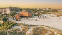 Holiday Inn Resort 希爾頓頭島，海濱 - 海滩