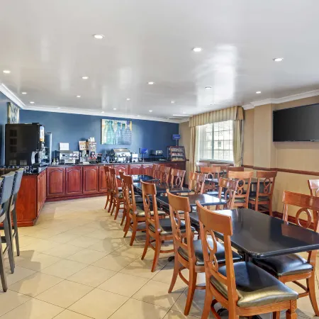 Best Western China Lake Inn