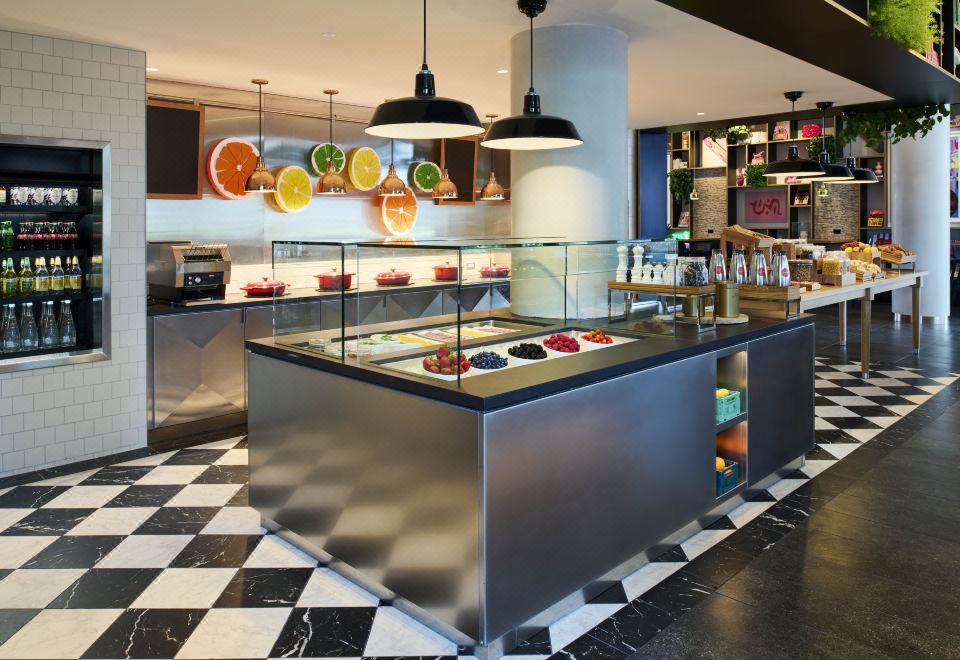 3. 시티즌M 보스턴..