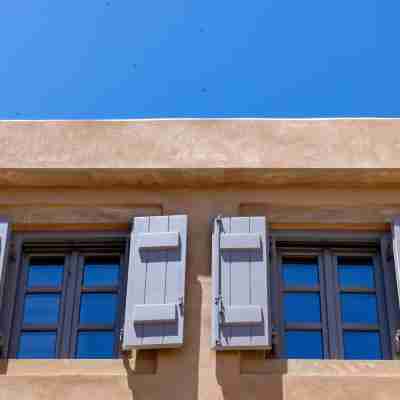 아자데 Hotel Exterior