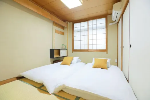 Luxury Comfort bnb  in Dotonbori Hotels near COSMOS（DOUTONBORI TEN）