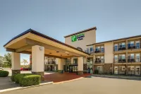 Holiday Inn Express & Suites BRANSON 76 CENTRAL by IHG - 3-Star