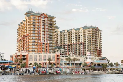 Emerald Grande Condominiums at HarborWalk Village