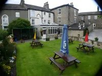 Middle House Hotels in Feetham