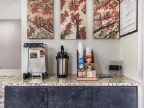 โฮมทาวน์ สตูดิโอส์ กรีนวิลล์ โรงแรมในกรีนวิลล์