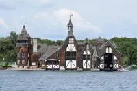 Holiday Inn Express & Suites Watertown-Thousand Islands Hotels in Watertown